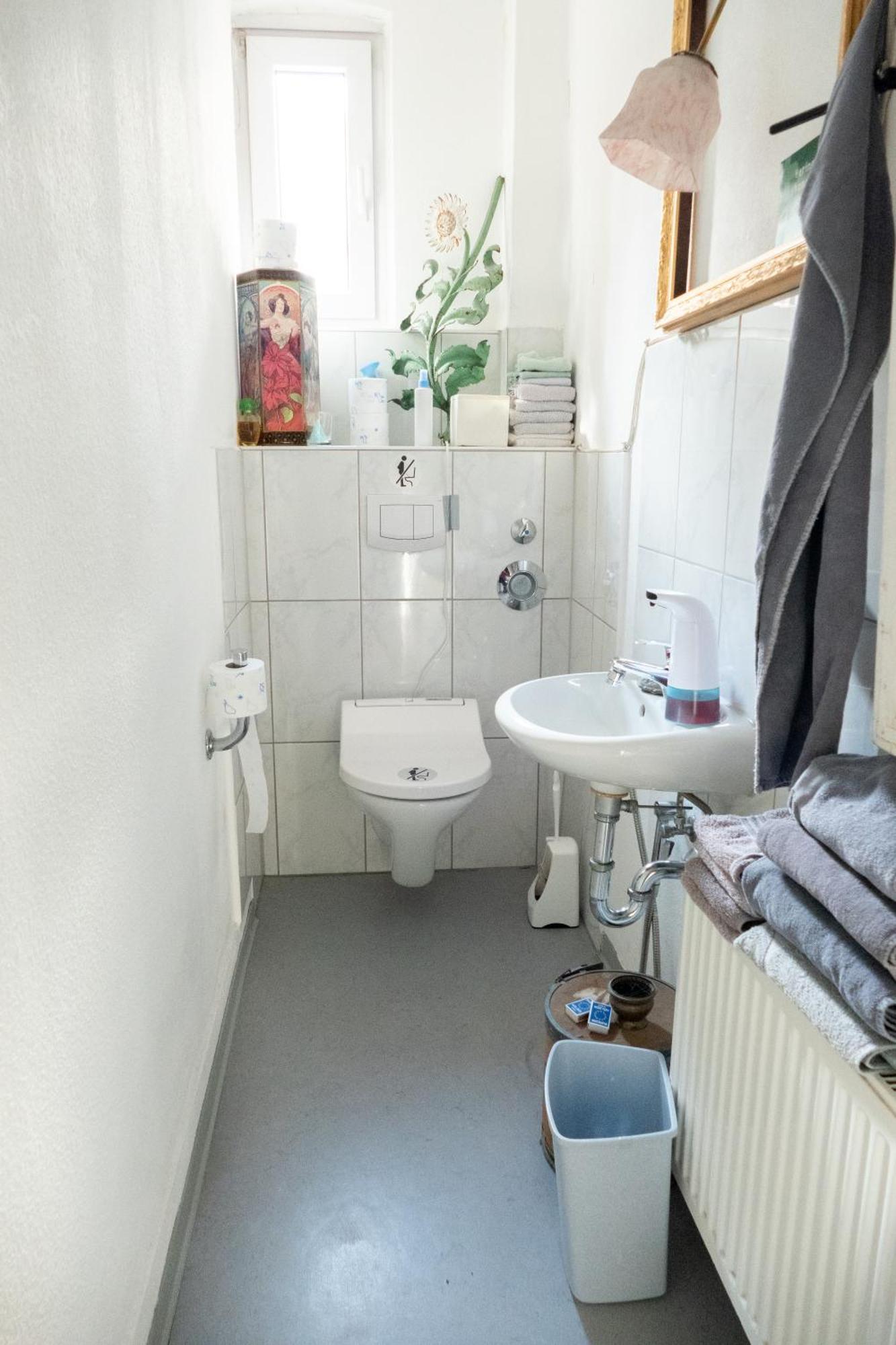 Zimmer In Kuenstlerwohnung Stuttgart Bagian luar foto