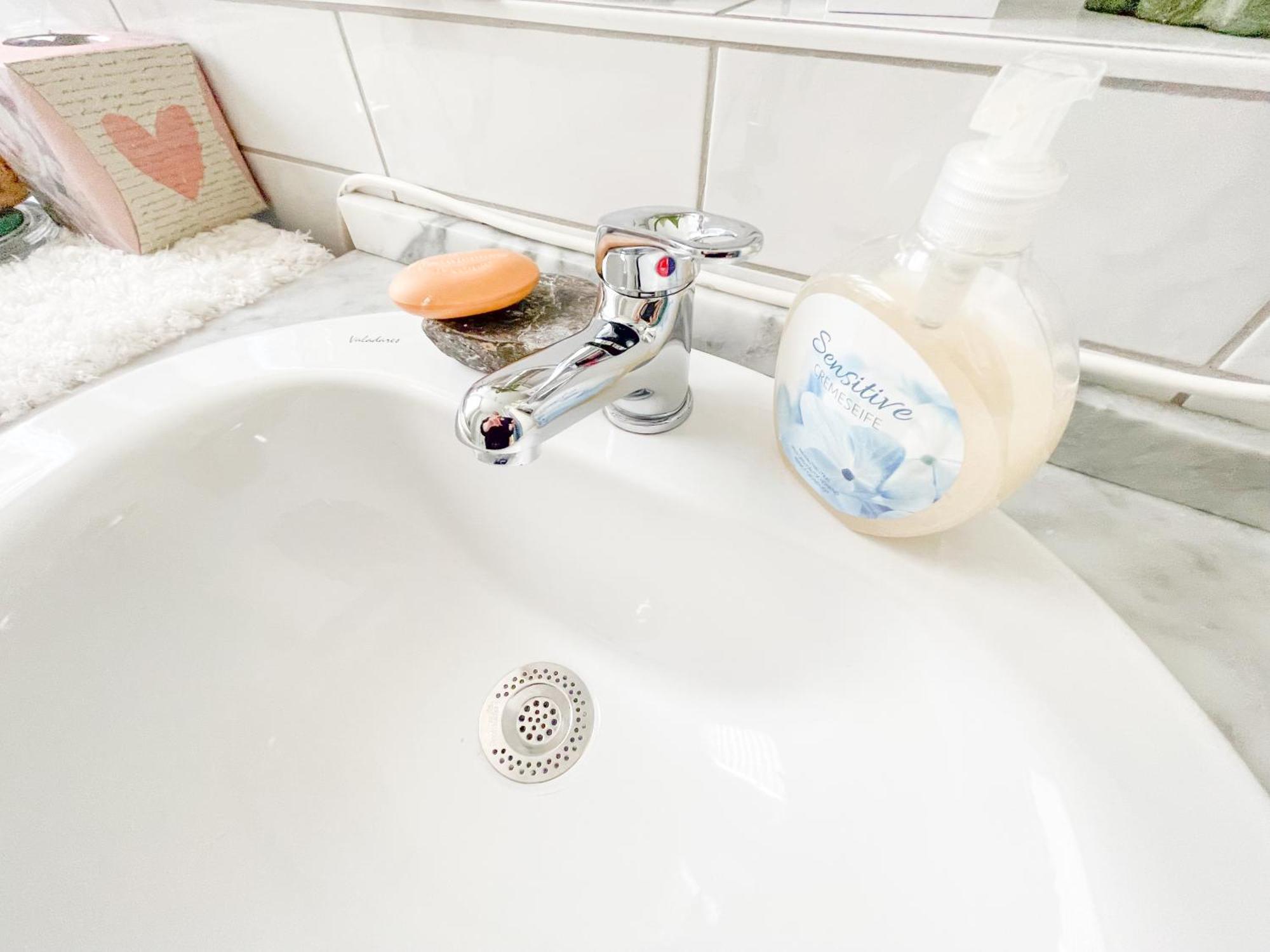 Zimmer In Kuenstlerwohnung Stuttgart Bagian luar foto